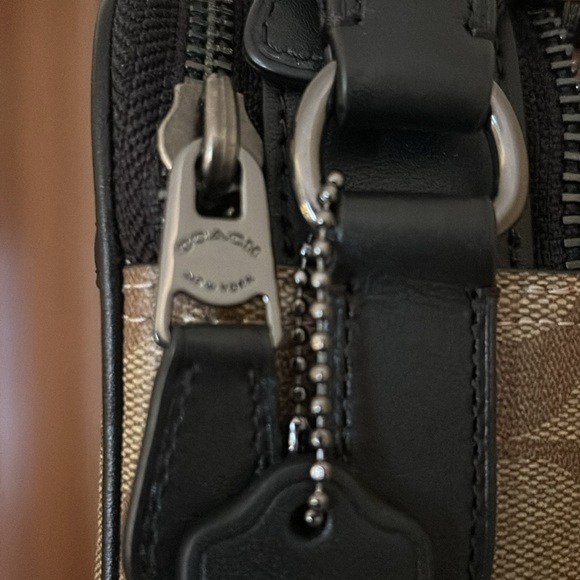 Coach crossbody - Picture 3 of 12